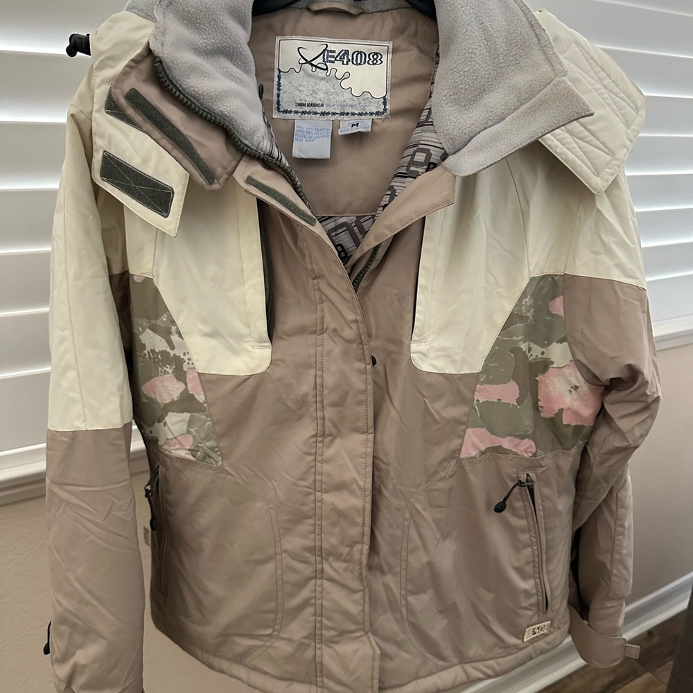 E408 Women’s Snowboarding Jacket